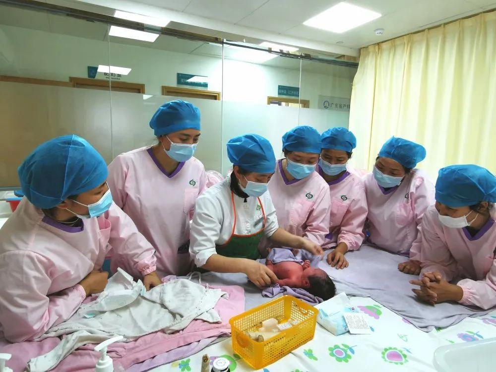 灵丘县妇婴监护型护送